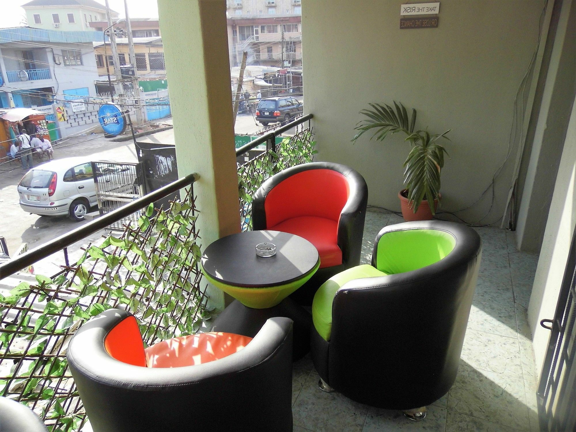 Legendary Inn & Lounge Bale Akiosi Exterior photo